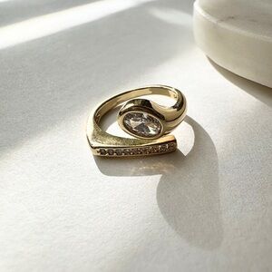 Lux Ring - Gold Ring with Crystal Accent